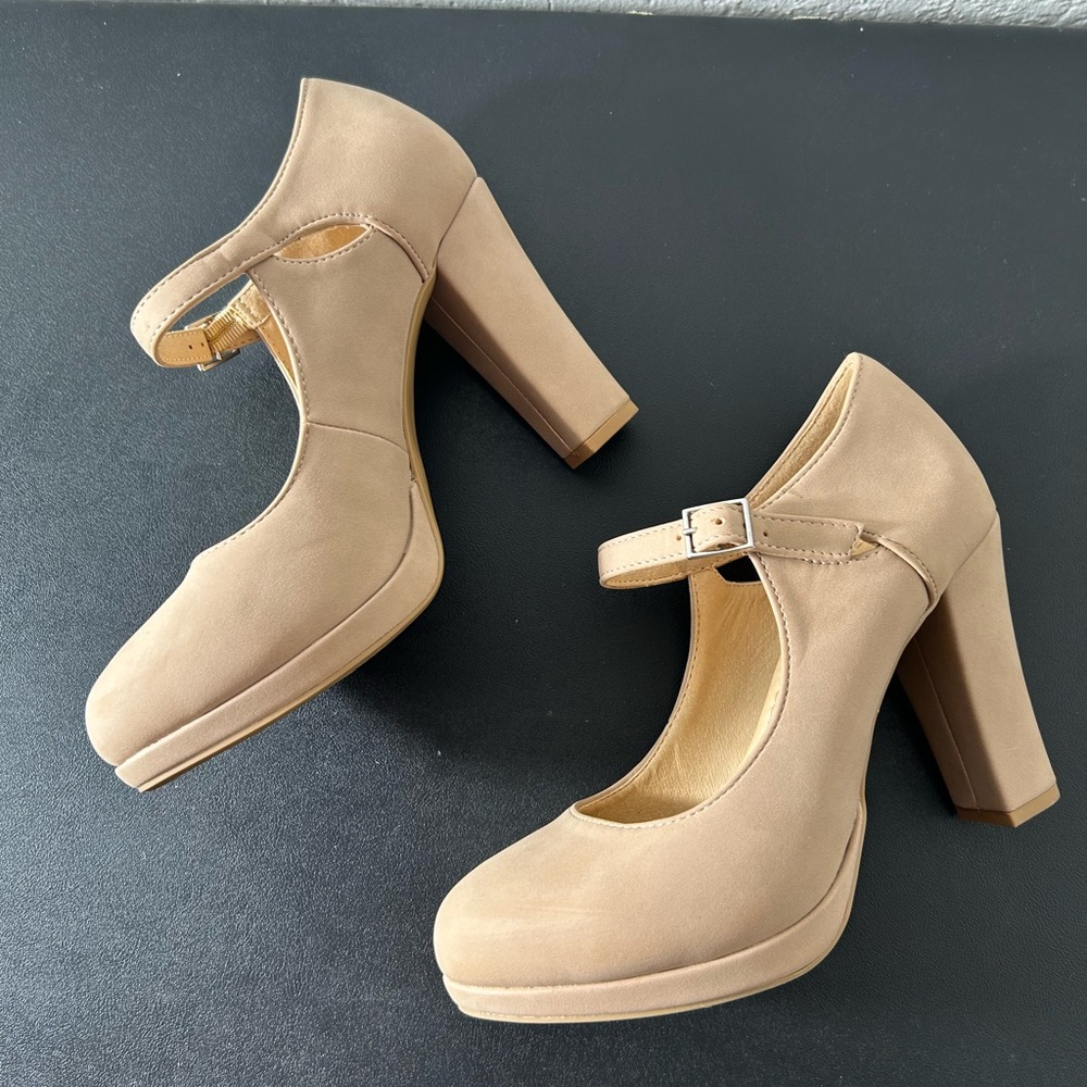 Y Not Ariel Mary Jane Heels – Size 7.5 - 4 inch Heel  - Very Good Condition